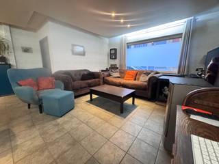 Wevelgem - Instapklare gezinswoning met 4 slaapkamers, gezellige tuin en garage vlakbij het centrum van Wevelgem.Vlakbij het bruisende centrum van...