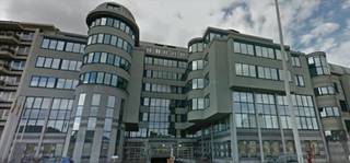 Het gebouw Mechelen City Center, MCC, ligt aan de ringweg rond Mechelen en op slechts een paar minuten lopen van het stadscentrum en het treinstation (Nekkerspoel of Mechelen Centraal). Het gebouw is gebouwd in 2003 en is uitgerust met alle moderne vereisten. Functies zoals volledige airconditioning, dubbele beglazing, enz. zijn essentiële onderdelen van het moderne kantoorleven. Door het in dit complex te voorzien, is het historische centrum van Mechelen voorzien van prima uitgeruste kantoorruimte.