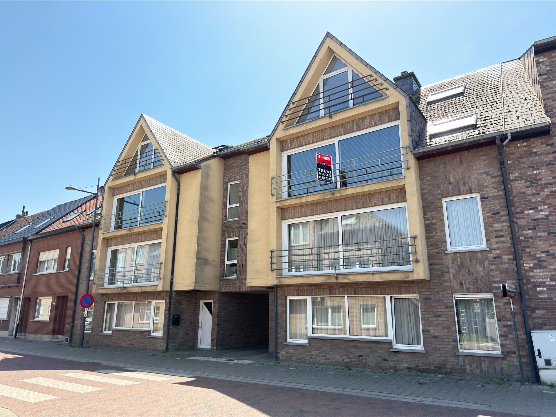 Ruim appartement met 2 slaapkamers en garage - foto 1