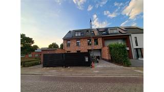 <p></p><p>Een nieuwbouwappartement bestaande uit een woonkamer met open, ingerichte keuken, 1 slaapkamer, badkamer, bergplaats, terras.</p><p></p>