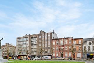 Roeselare-stadskern. Kantoor / praktijkruimte / comm. ruimte van 164m2, onlangs vernieuwd. Grote zichtbaarheid en uitkijkend op het...