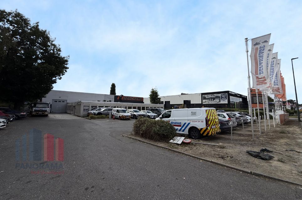 1.086 m² d’entrepôt + 262 m² de bureaux en EMPLACEMENT PRIME à Zaventem - photo 1