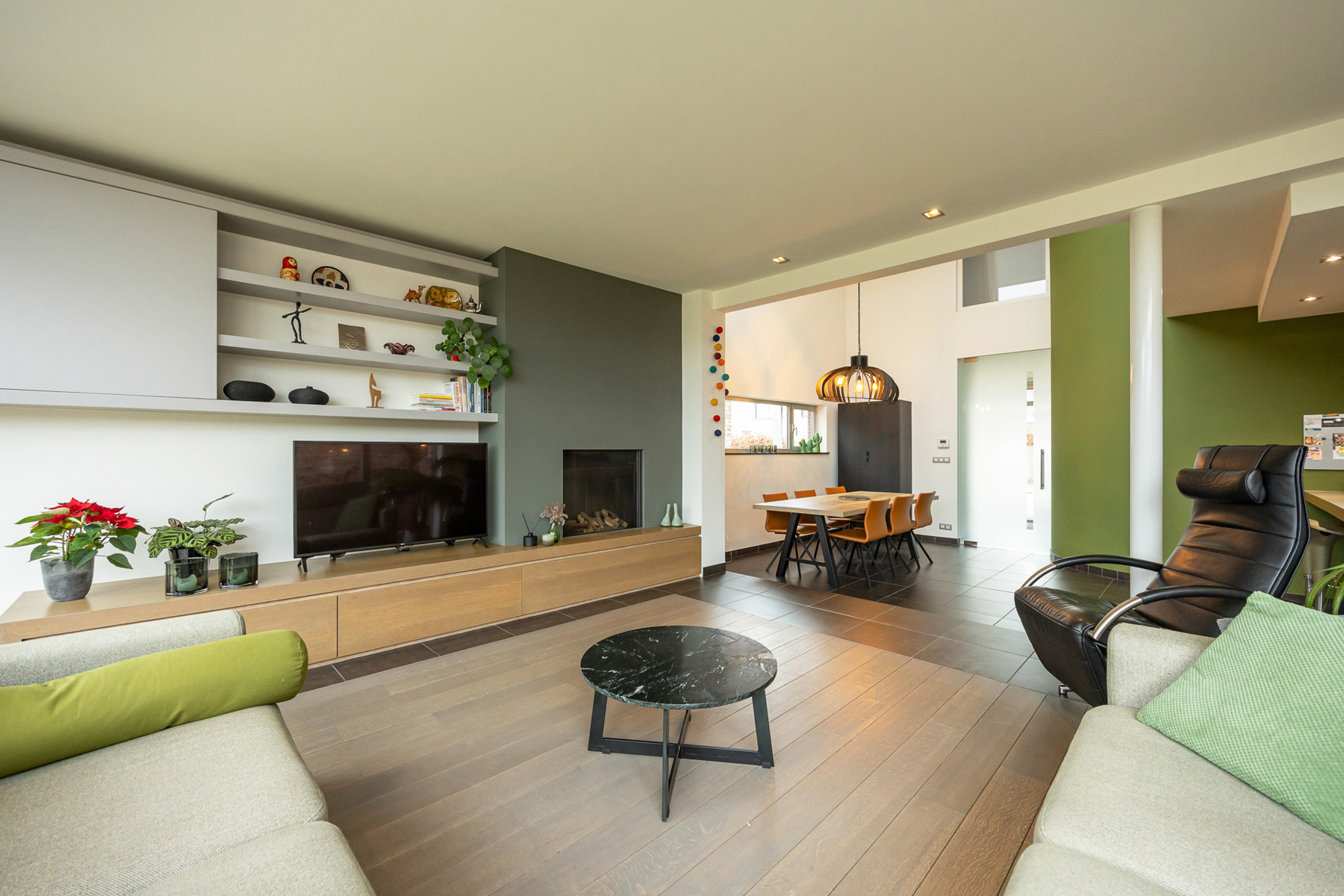 Ruime gezinswoning met tuin in een doodlopende straat. - foto 5