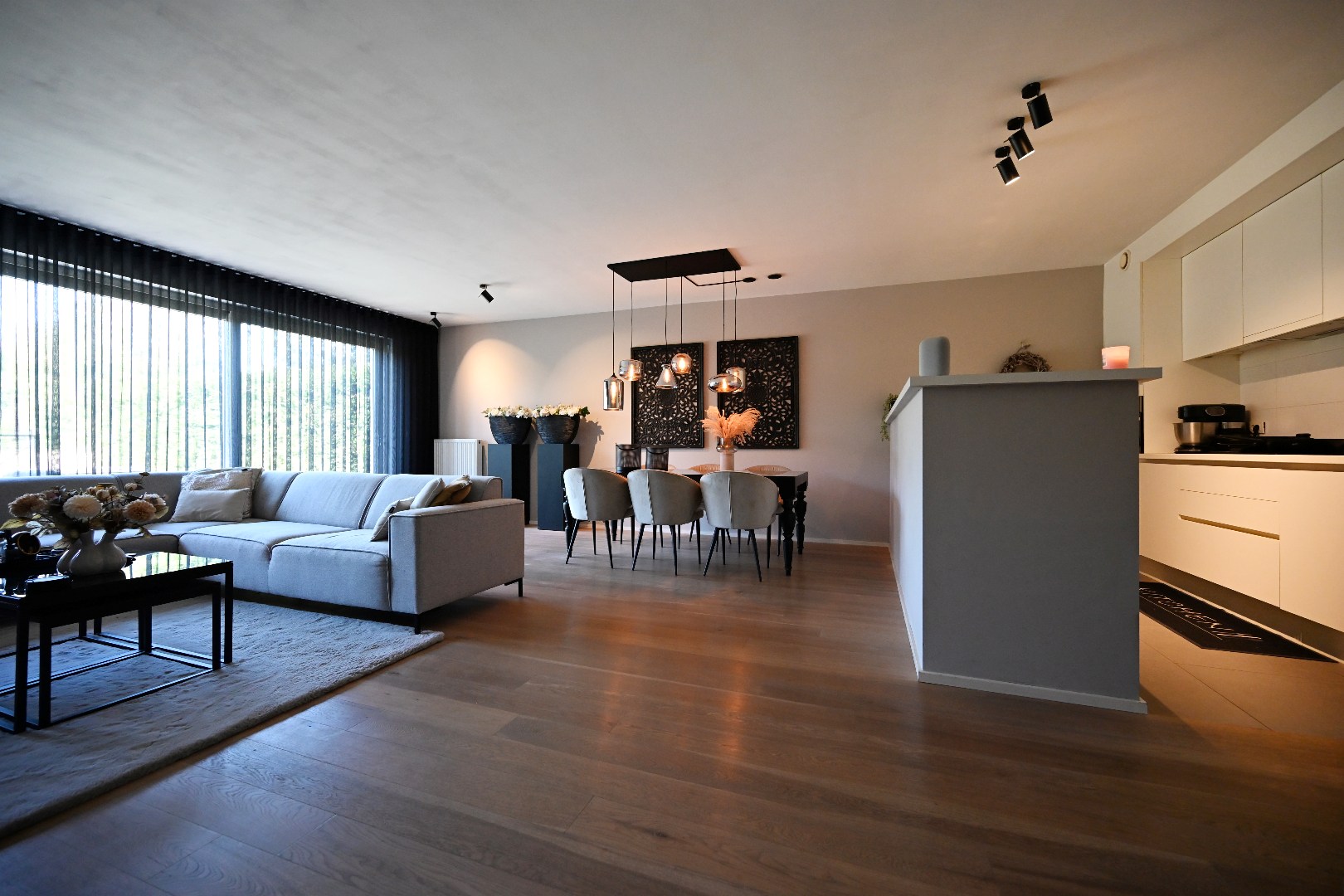 Moderne recente woning met 4 slpks, garage en tuintje nabij centrum Maldegem - foto 4