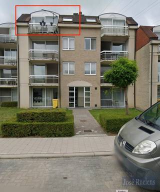 Goed en rustig gelegen dakappartement met 2 slaapkamers.Het appartement is gelegen op de derde verdieping van een kleinschalig gebouw met 8...