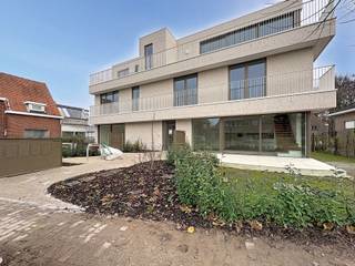 TE HUUR: STIJLVOL NIEUWBOUWAPPARTEMENT MET TUIN IN GRIMBERGENModern appartement (2025) in een rustige, residentiële buurt, met hedendaags comfort en...