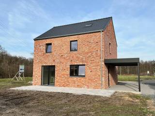 Alleenstaande nieuwbouwwoning met 3 slaapkamers op een perceel van 6are 69ca in een rustig en groen gelegen verkaveling.De woning is als volgt...