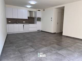 Superbe appartement rez-de-chaussée avec 2 chambres et une terrasse situé dans un environnement de parc verdoyantAppartement neuf au rez-de-chaussée...