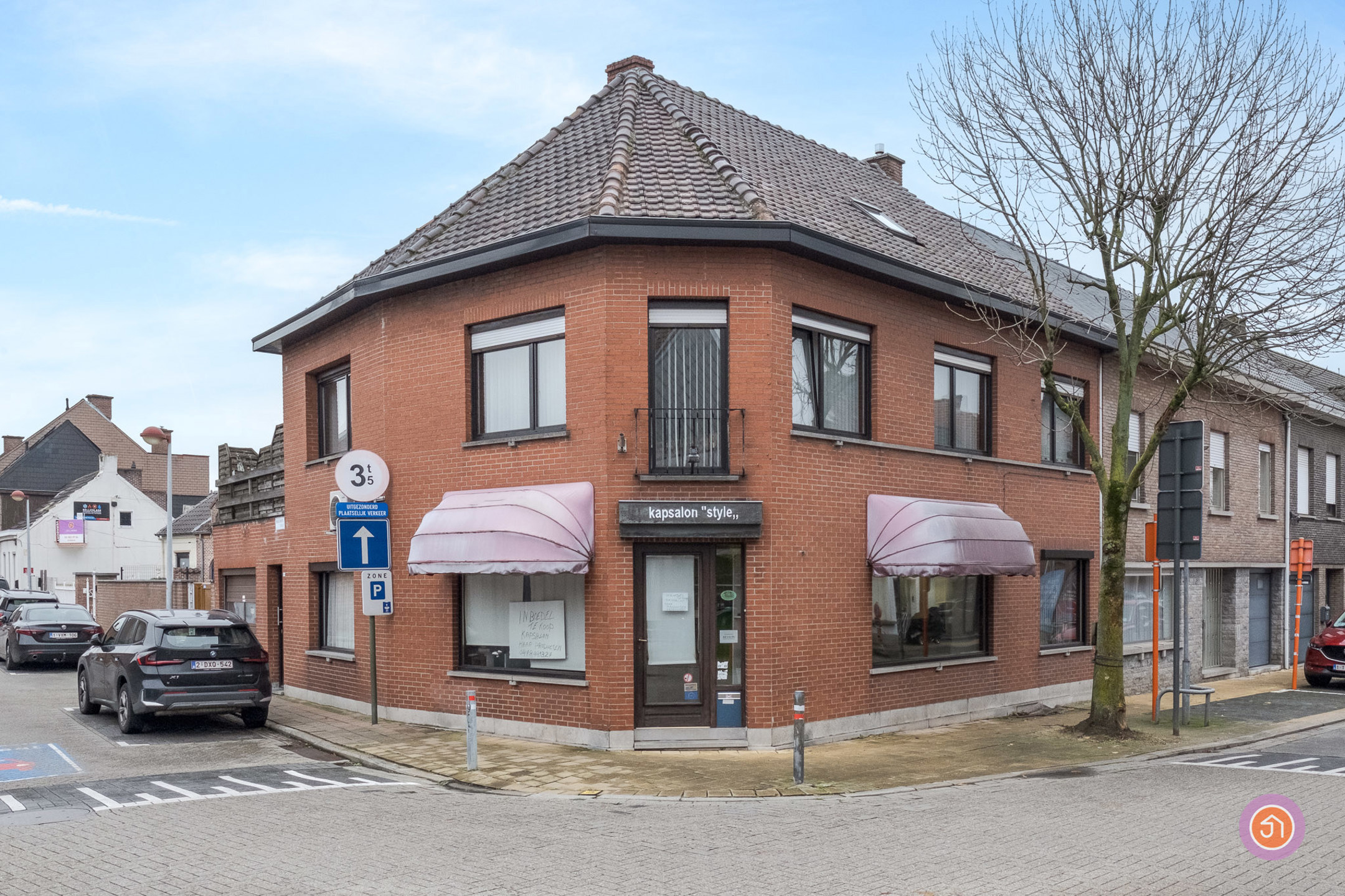 Zeer ruime en degelijke handelswoning met veel potentieel - foto 1