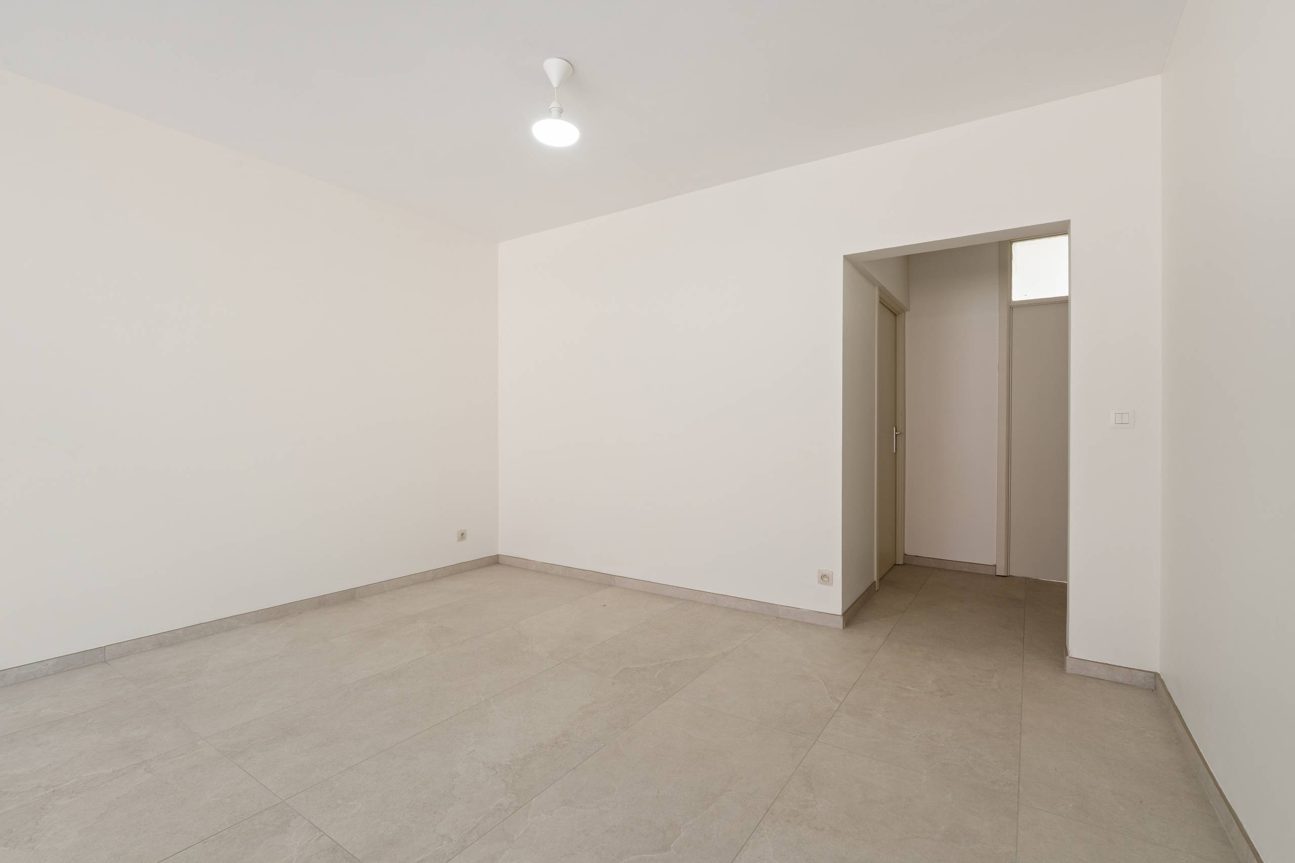 Vernieuwd 3-slaapkamerappartement in Oostende - foto 4