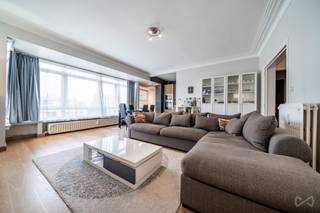Informatie & bezoeken: 02 315 51 72 We Invest biedt u graag dit prachtige appartement van 108 m² met privégarage aan, gelegen in een zeer gewilde,...