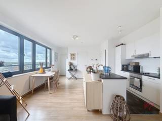 EVERE, NATO district, unfurnished flat of ± 87m² located on the 9th floor. It comprises an entrance hall, a living room of ±30m², a balcony,...