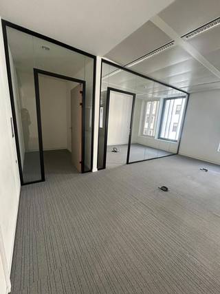 Office for rent located between the stations Art-Loi and Maelbeek. Plus the building is surrounded by al the European Institutions.<br /><br />• Parking available (2.000 €/place/year)