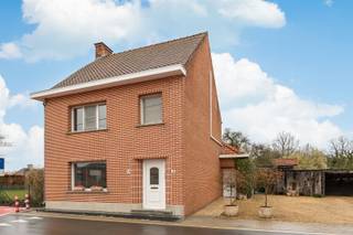 Welkom in dit charmante gezinshuis in Westmeerbeek! Deze ruime woning biedt het perfecte evenwicht tussen comfort, functionaliteit en...