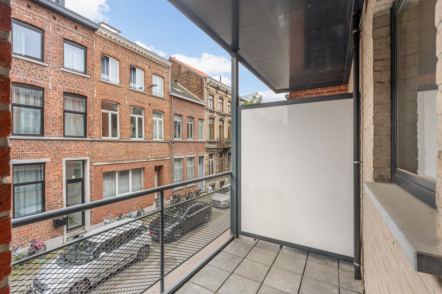 Centraal gelegen en energiezuinig(B-label) appartement met 2 slaapkamers, een terras en een kelder nabij het UZ Gasthuisberg te Leuven! - foto 4