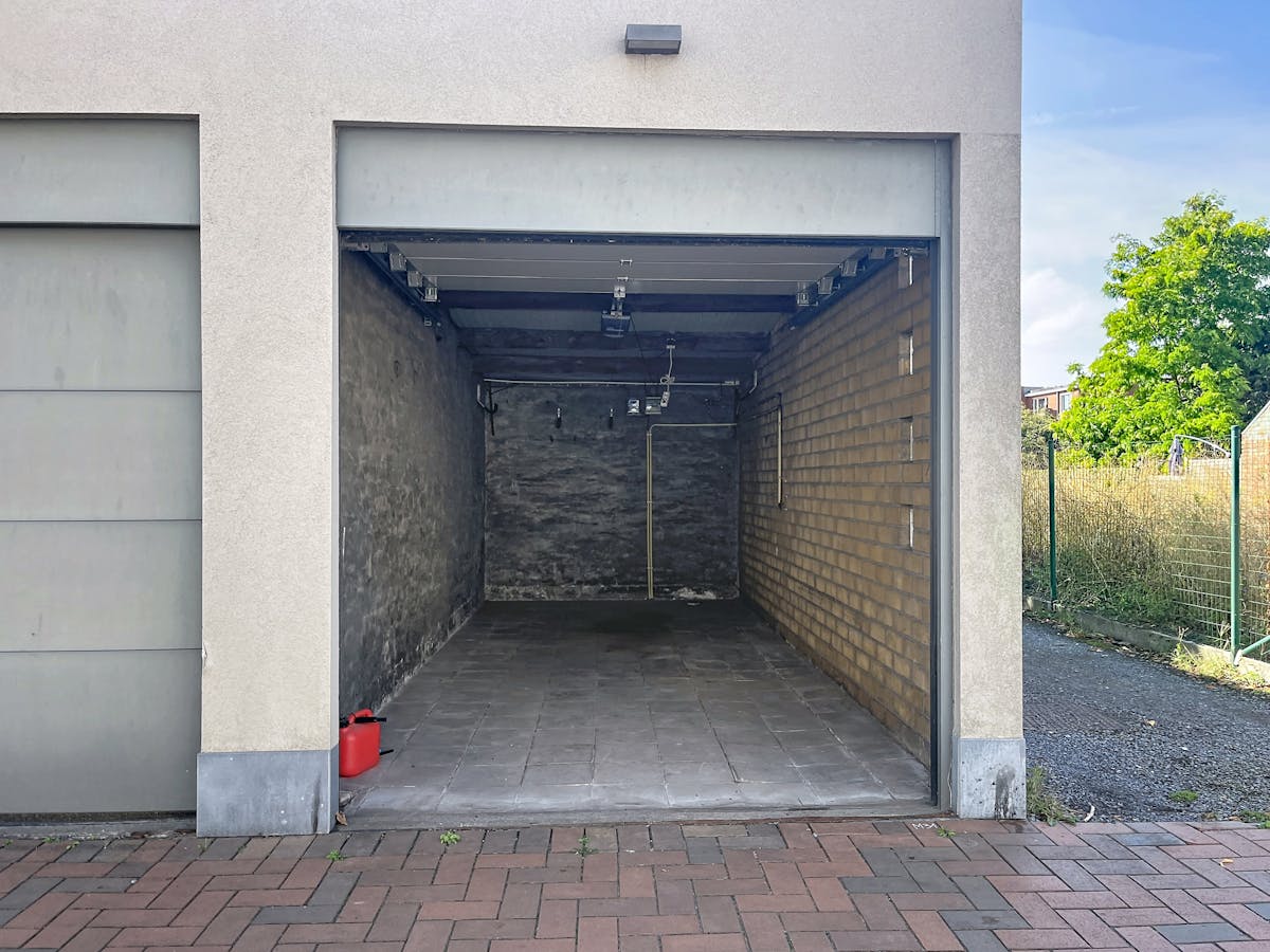 Ruime garage in centrum Oostkamp te huur - foto 4
