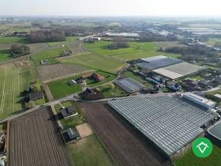 Dit stuk bouwgrond van 1.291 m² is gelegen op een rustige maar toch gunstige ligging te Gits. Met zijn vlotte verbinding richting Roeselare,...