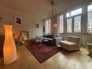 **Charmant appartement te huur in historisch gebouw**In een statig herenhuis in de Koning Leopold I-straat bevindt zich dit uiterst charmante...
