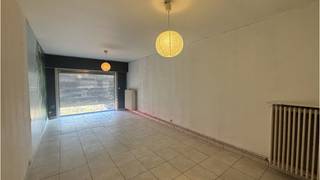 Interessante OPBRENGSTEIGENDOM met 3 wooneenheden, GARAGE en TUIN te koop in Sint-Pieters Brugge.+ Steeds vlot verhuurd!+ Uitstekende mobiscore  9 op...