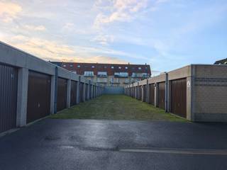 Deze garagebox is zeer goed gelegen in het hartje van Bredene-Bad.De ideale aanvulling voor uw woning of appartement binnen deze regio om zonder...