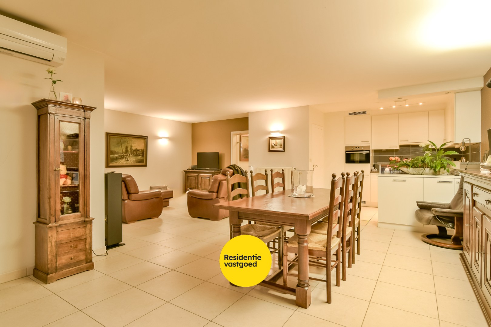 Ruime en energiezuinige gelijkvloerse appartement in het centrum van Torhout. - foto 3