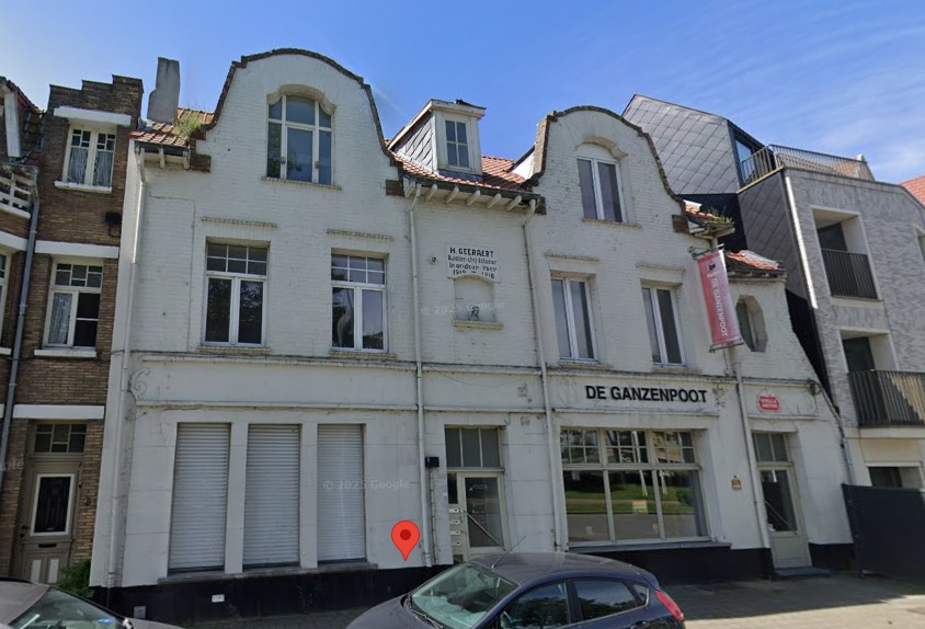 Dit appartement is gelegen nabij de Ganzepoort in Nieuwpoort-stad.Geen extra syndic kosten.