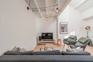 Dit fantastisch duplexappartement te koop, gelegen in de Sint-Sebastiaanstraat in Oostende, bevindt zich op een toplocatie in het levendige hart...