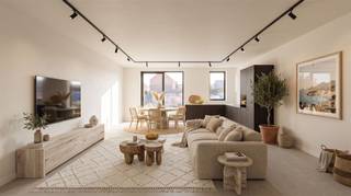 <p>Ruim en comfortabel gelijkvloers nieuwbouwappartement met hoge plafonds, 2 slaapkamers en een zuidgerichte tuin van ca. 102 m² met terras. Dankzij de grote raampartijen geniet u van veel natuurlijke lichtinval en een aangenaam ruimtelijk gevoel.</p><p>Via de inkomhal bereikt u de 2 slaapkamers aan de straatzijde, ideaal als slaap-, werk- of logeerruimte. Verder zijn er een gastentoilet, badkamer met dubbele lavabo en douche en een ruime berging met aansluitingen voor wasmachine en droogkast, extra opbergruimte en de binnenunit van de lucht-waterwarmtepomp. De inkomhal beschikt over een parlofoon.</p><p>Achteraan bevindt zich de ruime leefruimte met open keuken. Via de grote schuifraam met driedubbele beglazing is er een directe verbinding met het terras en de zuidgerichte tuin.</p><p>Het appartement is voorzien van vloerverwarming, aluminium ramen, driedubbele beglazing aan de achterzijde, een lucht-waterwarmtepomp en ventilatiesysteem D. Het E-peil is A+. Er is tevens een gemeenschappelijke fietsenberging.</p><p>Ideale ligging nabij het centrum van Turnhout, winkels, horeca en voorzieningen. Parking Le Bon bevindt zich aan de overkant van de straat en biedt de mogelijkheid om een parkeerabonnement te nemen.</p><p>2% registratierecht mogelijk indien u voldoet aan de voorwaarden voor de enige eigen woning.</p><p>Kelderberging van 9,5 m2 optioneel aan te kopen voor € 9.000.</p>