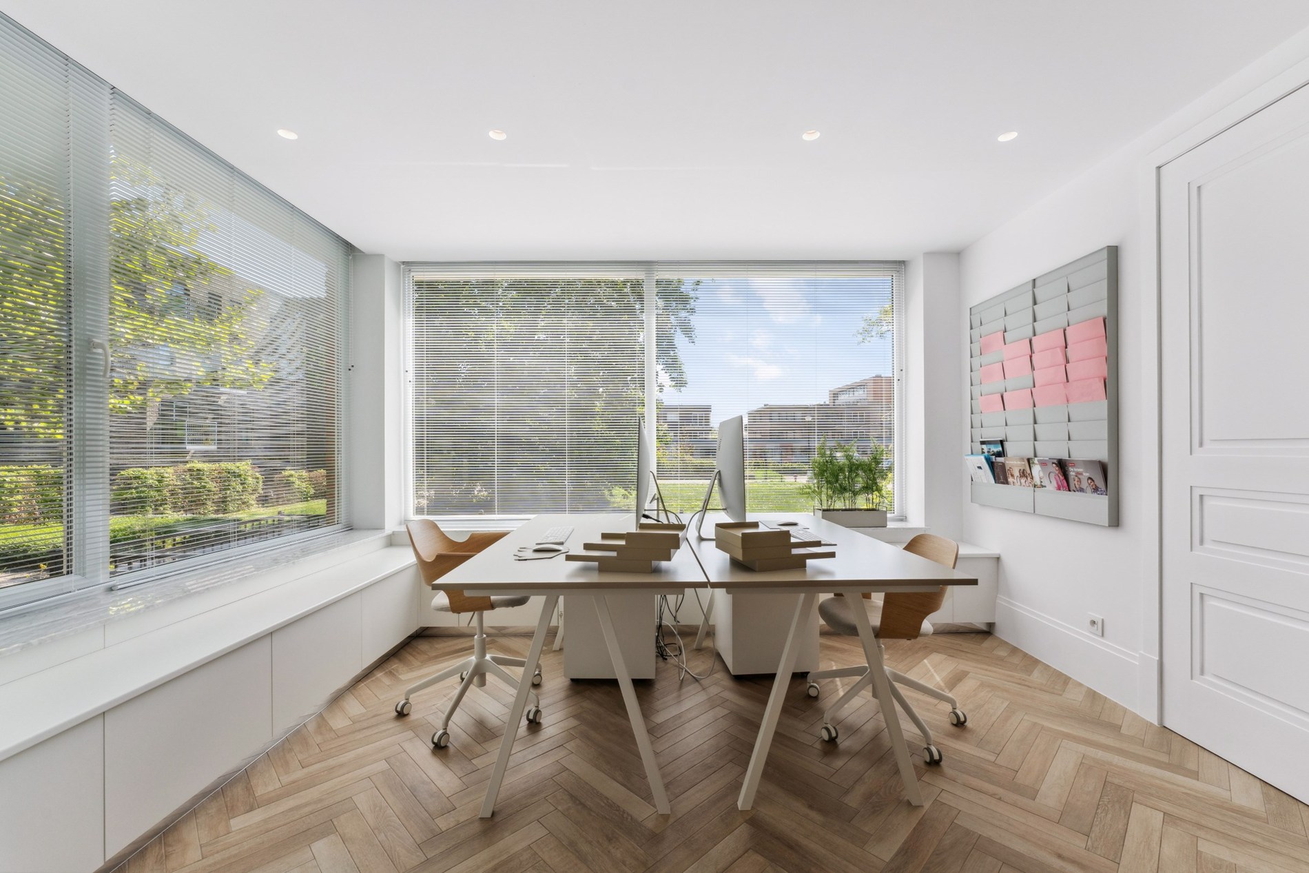 Luxueus herenhuis met handelsruimte te Geel - foto 2