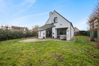 Te koop: ruime open bebouwing in Temse, rustig gelegen en toch nabij openbaar vervoer.Deze woning uit 1995 combineert een moderne afwerking met...