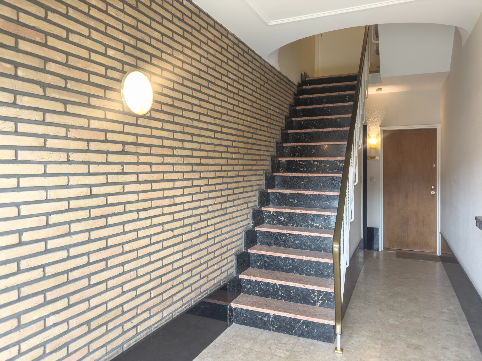 Stijlvol, instapklaar appartement met twee slaapkamers te Deurne! - foto 5