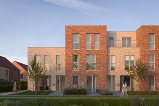 Deze halfopen bebouwing met een grondoppervlakte van 150m² combineert efficiënt ruimtegebruik met hedendaags wooncomfort. Op het gelijkvloers vind je een open leefruimte met keuken, een berging en een apart toilet. De eerste verdieping beschikt over drie slaapkamers, een ingerichte badkamer, een berging en een apart toilet. Geïnteresseerd? Neem contact op via 03 808 43 94 of info@matexi.be.<br /> 