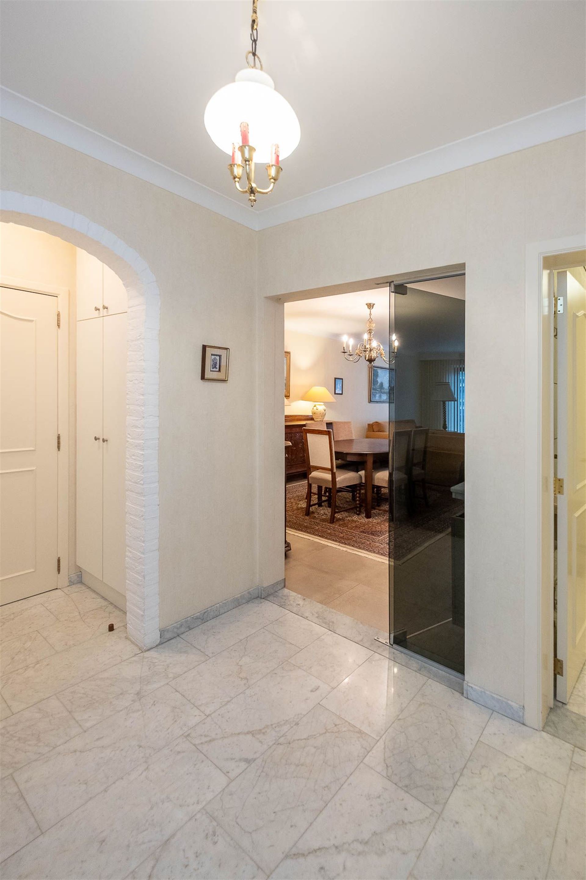 Instapklaar appartement met 2 slaapkamers, 2 terassen, garagebox beschikbaar - foto 3