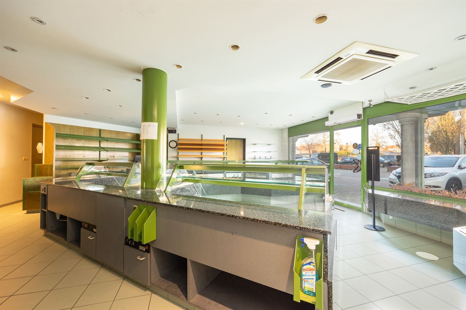 INVESTERING: COMMERCIËLE RUIMTE + WOONST - foto 2