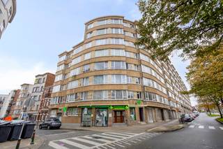 SITUATIONDécouvrez cet appartement prêt à emménager situé rue Henri Chomé, à Schaerbeek. L'appartement bénéficie d'un emplacement idéal à la...
