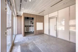 Au centre paisible d’Oplinter, où le charme villageois rencontre la facilité d’accès, cet ancien bureau de la KBC attend sa nouvelle vie. Avec...