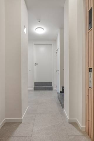 Dit appartement voldoet aan alle hedendaagse en toekomstige energie normen (i.e. zonnepanelen, vloerverwarming met warmtepomp).Is gelegen op...