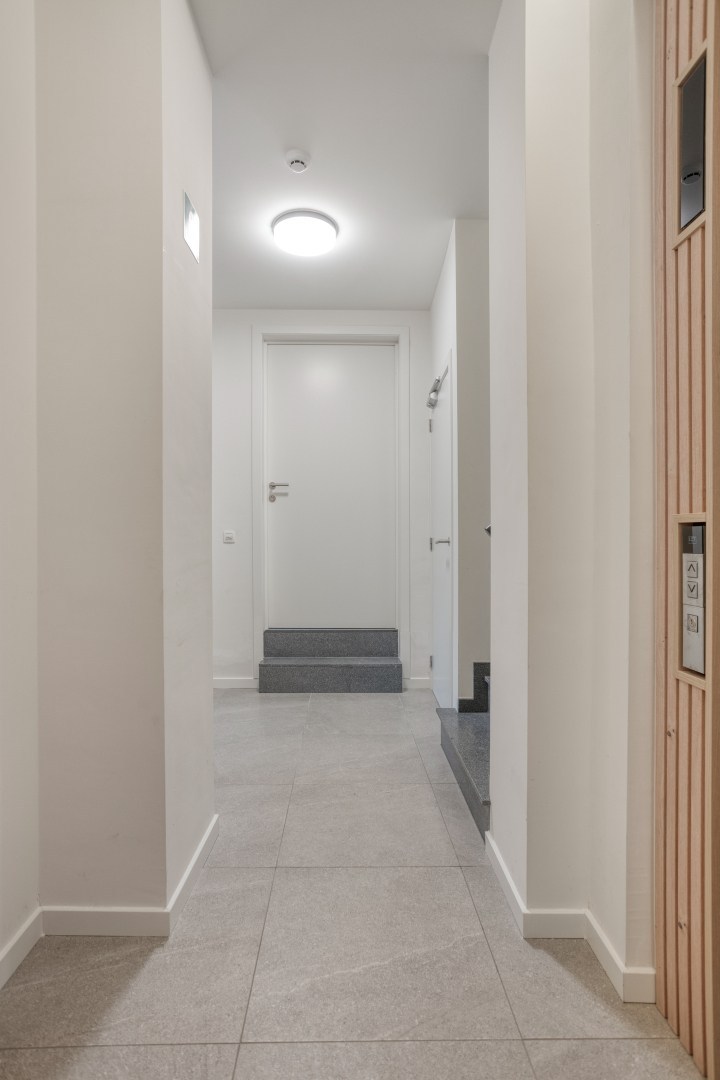 Recent en energiezuinig gelijkvloers appartement met 2 slpk. en tuin in Geel-centrum - foto 3