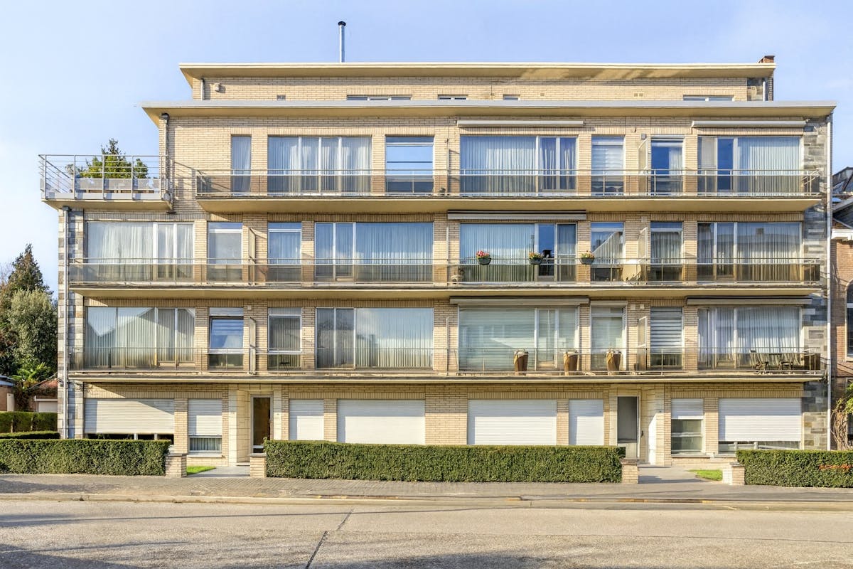 Spacious apartment for sale in the heart of Strombeek-Bever - photo 1