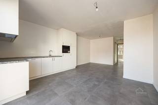 NIEUWBOUW APPARTEMENT MET RUIM TERRAS IN MORTSEL In een rustige en vlot bereikbare omgeving in Mortsel bevindt zich dit energiezuinige...