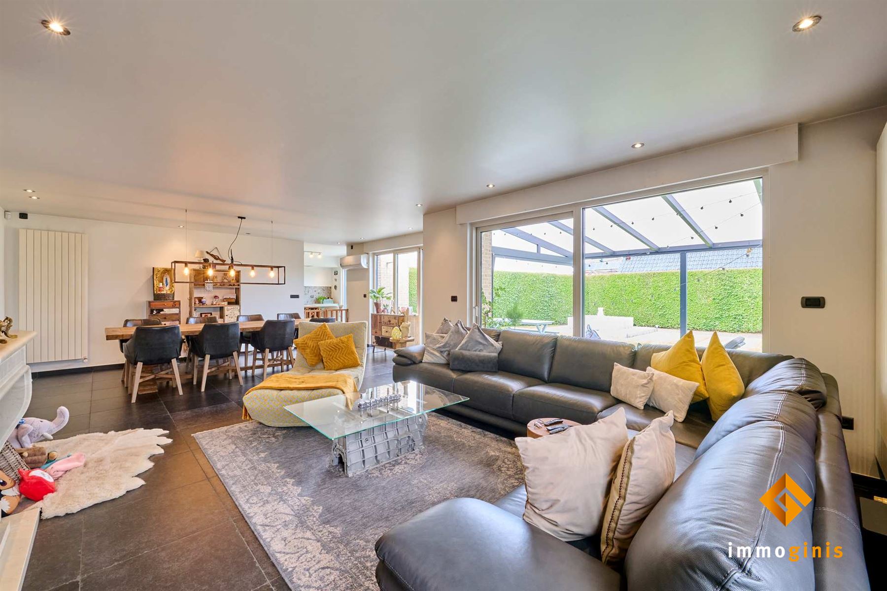 Luxueuze woning met 3 tot 5 slaapkamers en zéér grote, vrijstaande garage op een mooi perceel van 9a60ca. - foto 5