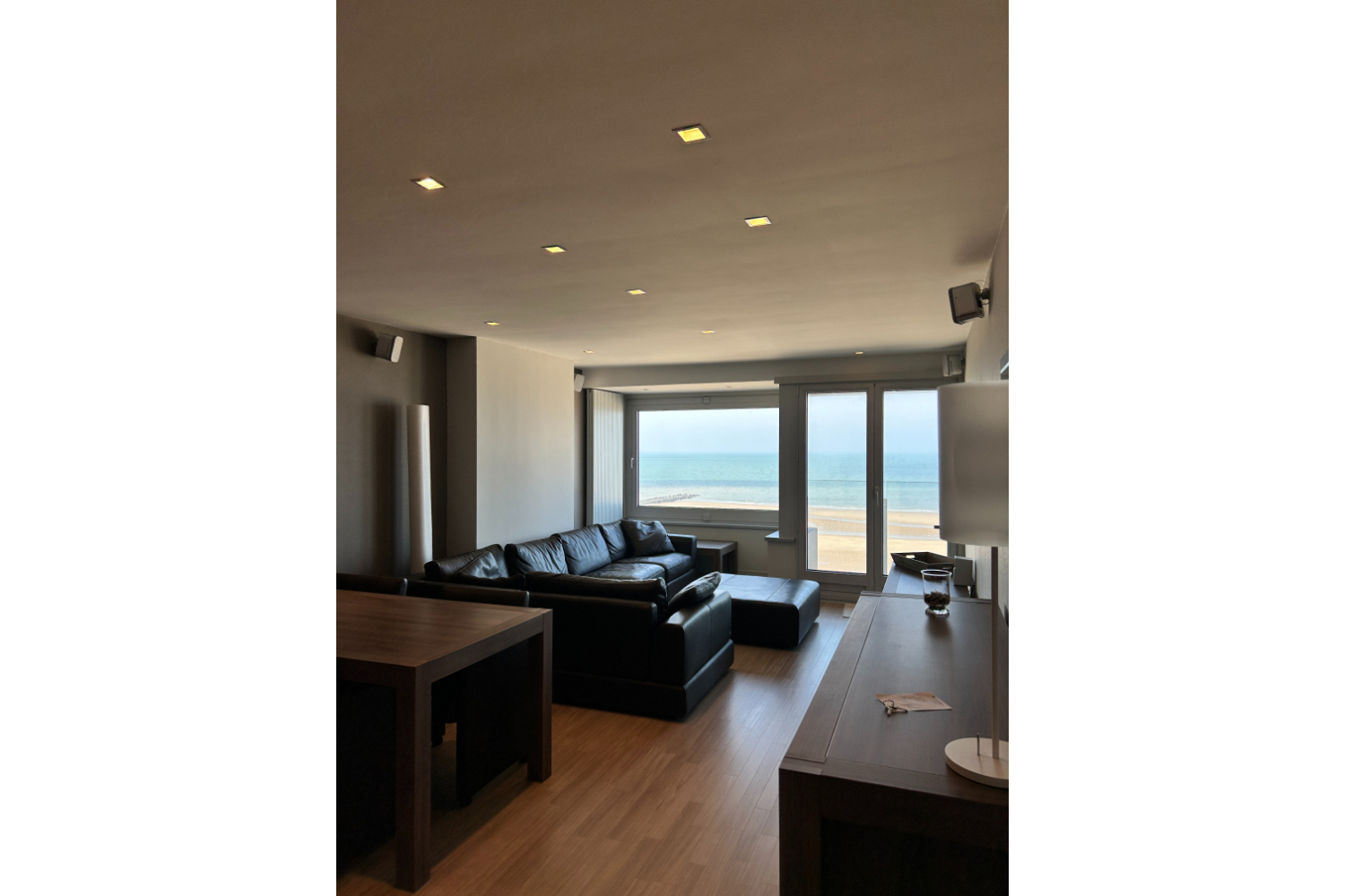 Gemeubeld appartement te huur op de zeedijk van Oostende - photo 4