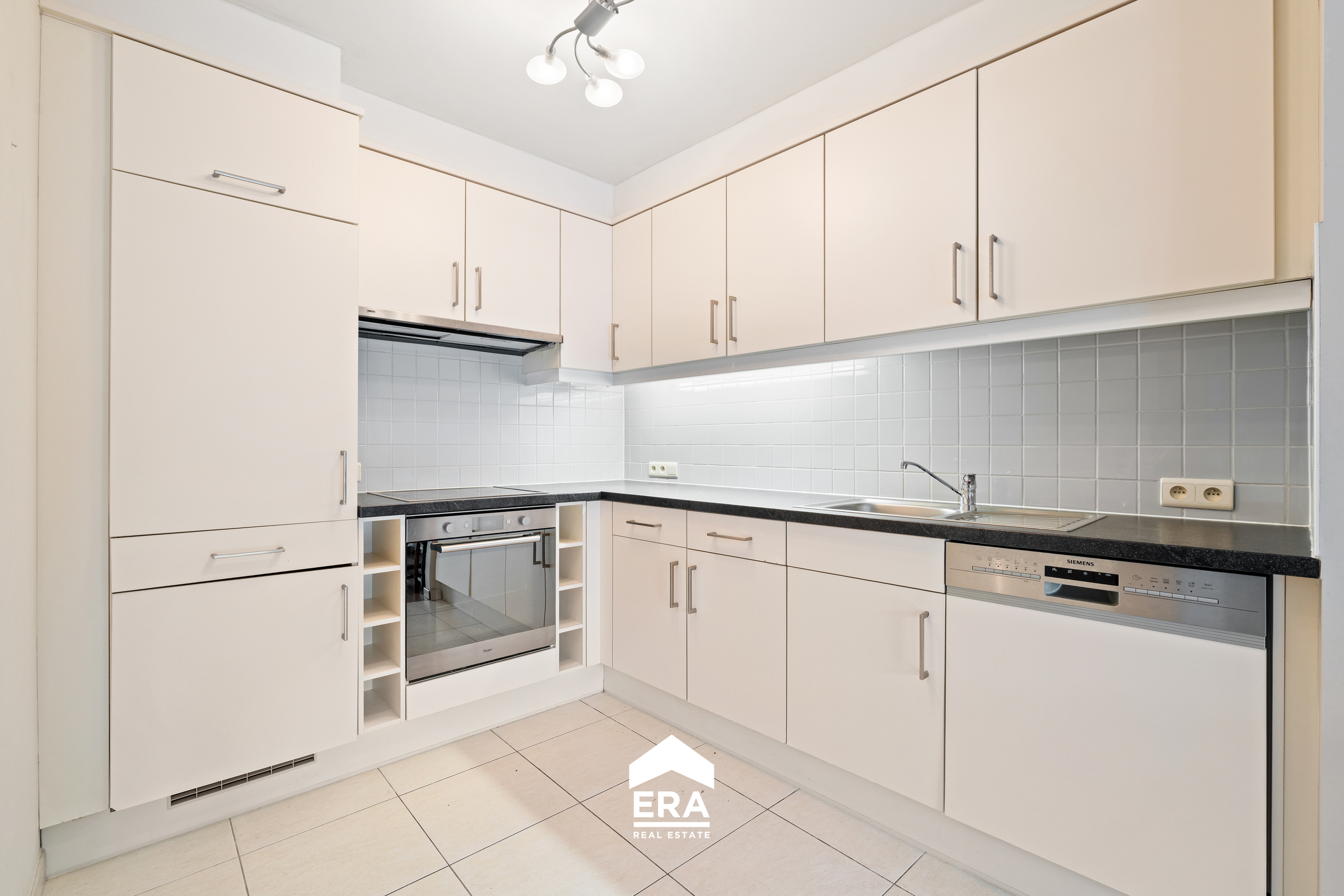 Instapklaar appartement met staanplaats te Eeklo! - foto 3