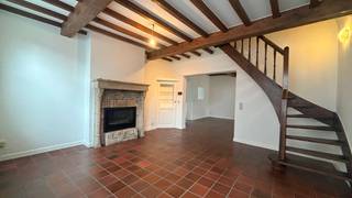 Brugge - In het zeer gegeerde Gezellekwartier vinden we deze karaktervolle en comfortabele STADSWONING met 3 slaapkamers en STADSTERRAS, vlakbij...