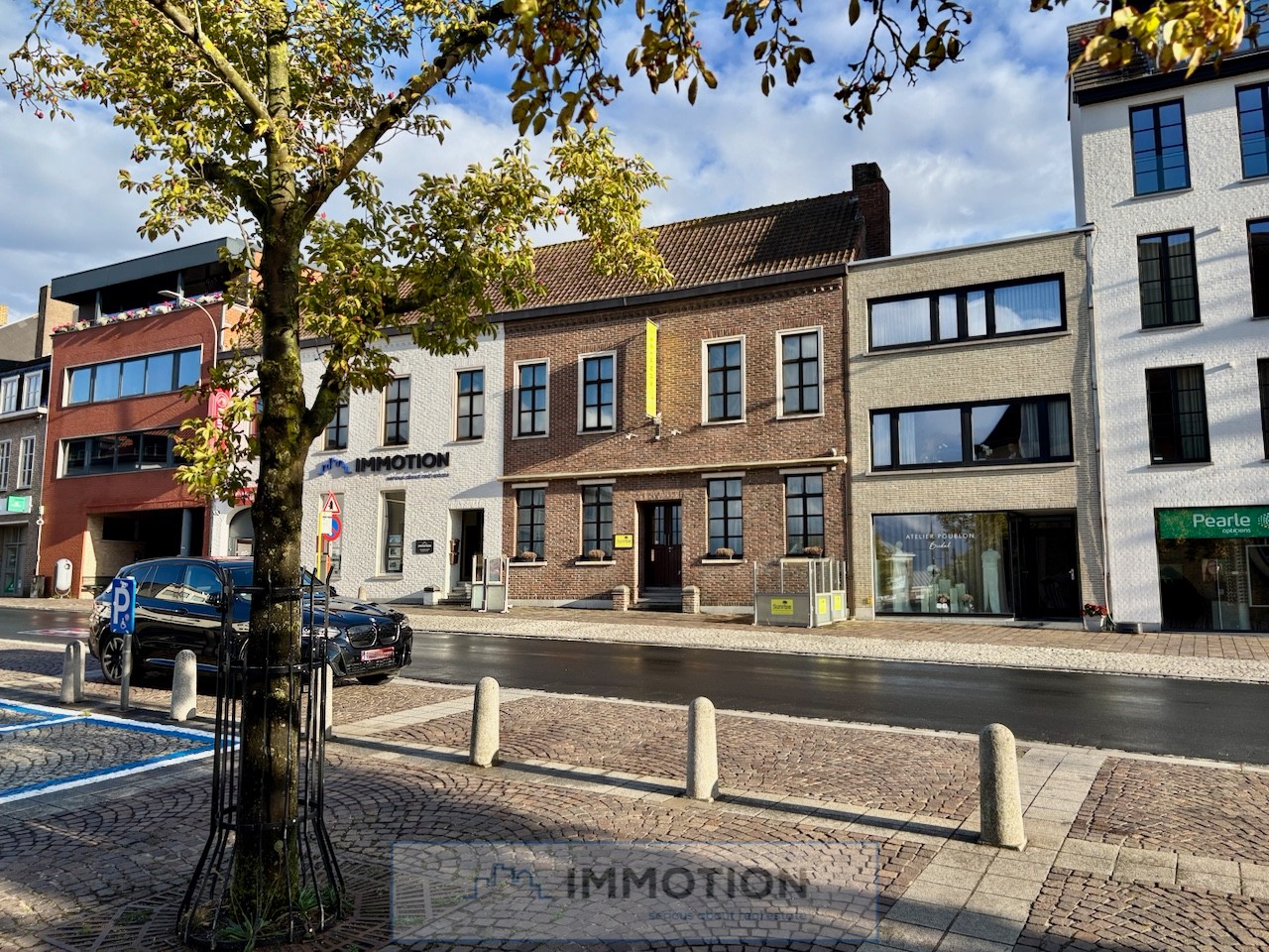 Handelspand te huur aan de markt van Zwevegem - photo 1