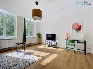 Tel: 0456 79 45 19 / E-mail: sophia.vanhove@weinvest.be<br /><br />We Invest is pleased to exclusively offer this charming, bright and functional studio, located on the 1st floor of a building without an elevator in Anderlecht.<br /><br />The property, fully furnished, consists of a pleasant living area with a bright lounge, a fully equipped kitchen, a well-designed sleeping area, as well as a shower room and a separate toilet, allowing immediate move-in in a practical and comfortable setting.<br /><br />Ideally located in the immediate vicinity of Brussels Midi Station, this studio benefits from a strategic location offering quick access to public transport, major roads, and Brussels city center. The neighborhood also offers numerous shops, supermarkets, restaurants, and local services, while remaining close to several green spaces and urban facilities.<br /><br />Thanks to its excellent EPC rating B, this property ensures low energy consumption and significant energy savings, providing both comfort and lower utility costs on a daily basis.<br /><br />Rent: €950/month<br />Charges: €50 (common charges)<br />EPC: B<br /><br />Available immediately for a minimum lease term of 3 years.<br /><br />We also offer a one-bedroom apartment in the same building. Please do not hesitate to contact us for more information.<br />Viewings highly recommended! For more exclusive listings, visit www.weinvest.be