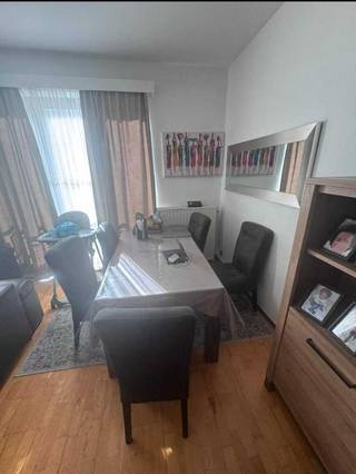 Appartement te koop! ook als opbrengsteigendom nu vehuurdMooi gelegen appartement met 2 kamers op het 1 ste verdiep.open keuken badkamer met douche...