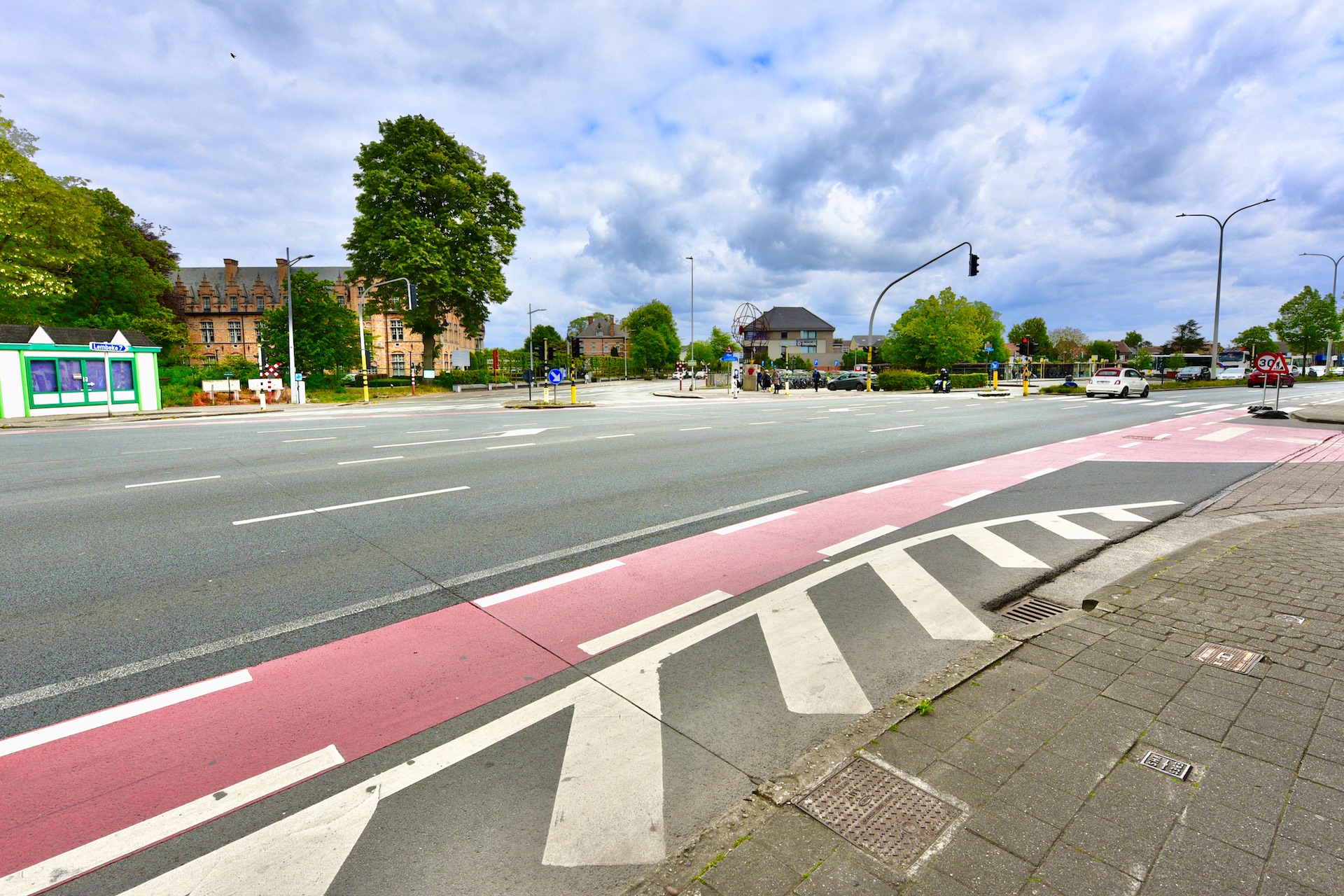 Uniek, volumineus handelspand met garage* voor 395.000 EUR - foto 2