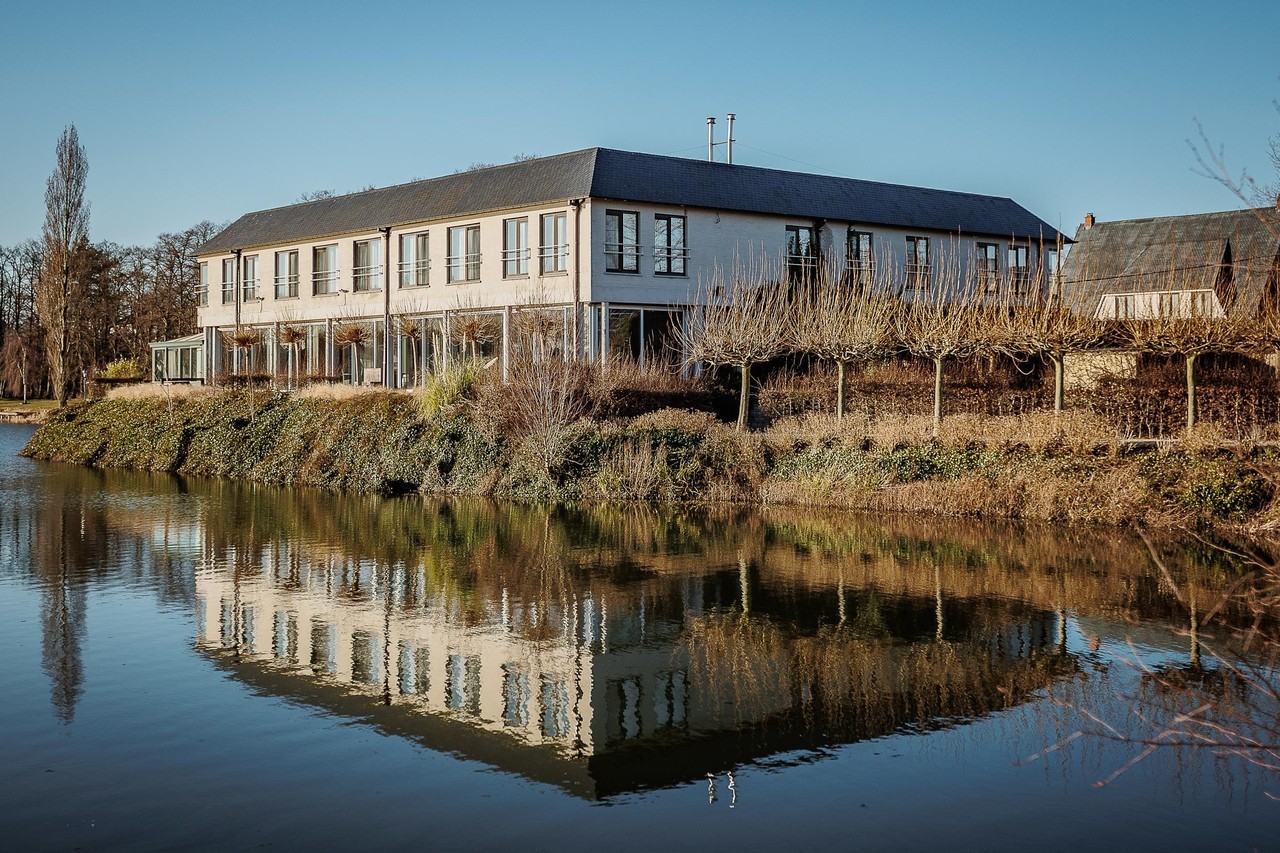 Hotelcomplex op een perceel van 58.835 m² - foto 2