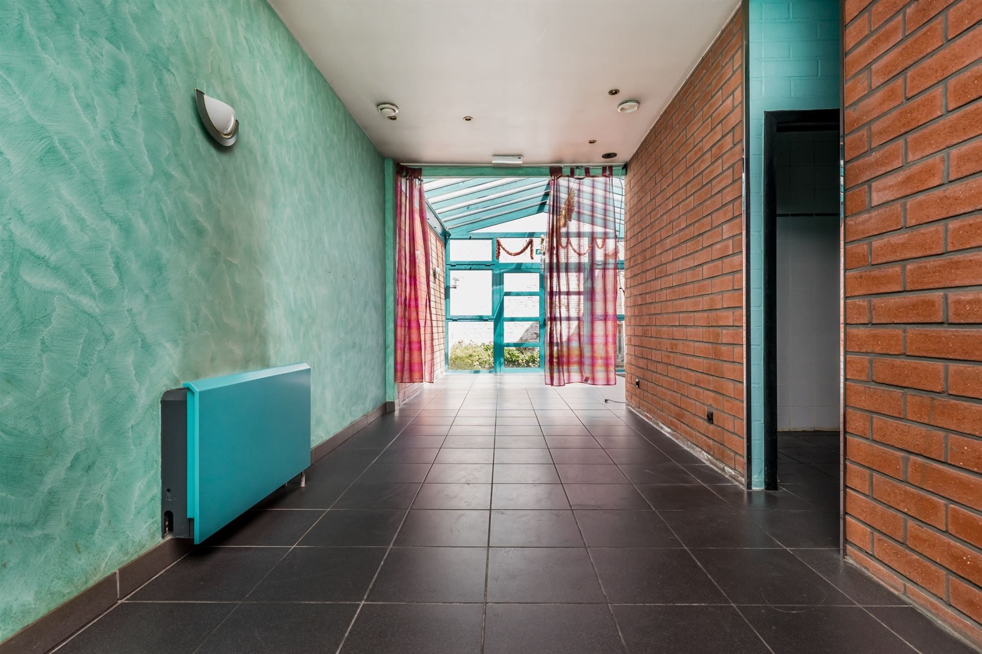 Handelspand met grote etalage op een toplocatie aan de Grote Markt te Mechelen! - foto 4